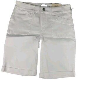 Nydj  Womens  size 6 P Petite  Shorts optic white bermuda cuffed Stretch NWT -15